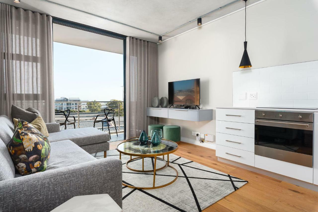 The Docklands Luxury Serviced Apartments Kaapstad Buitenkant foto
