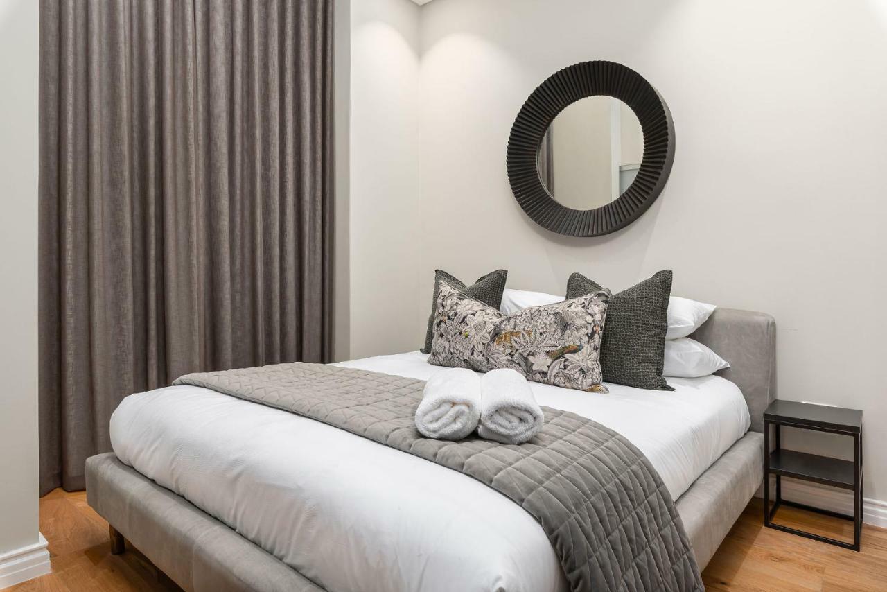 The Docklands Luxury Serviced Apartments Kaapstad Buitenkant foto