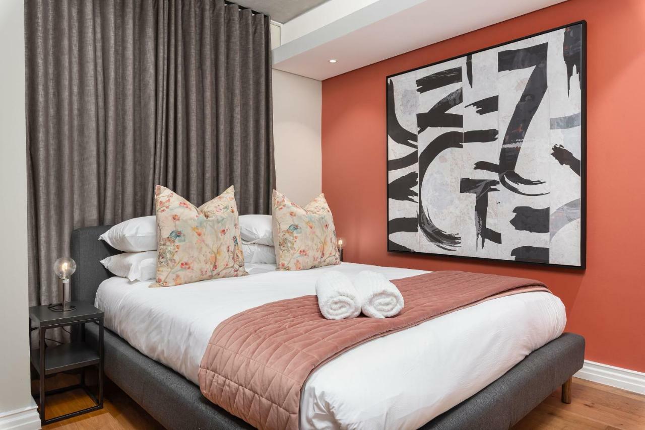 The Docklands Luxury Serviced Apartments Kaapstad Buitenkant foto