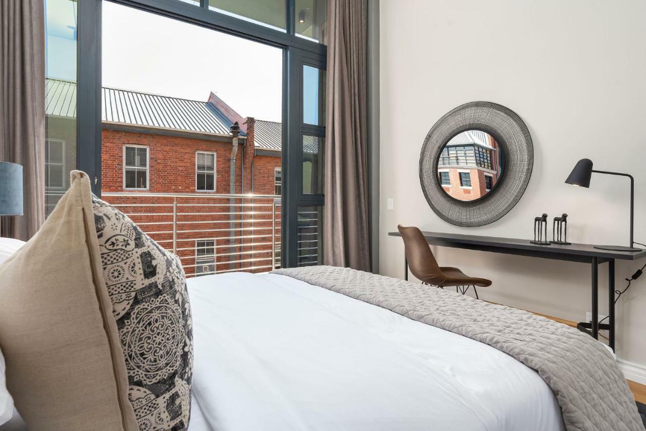 The Docklands Luxury Serviced Apartments Kaapstad Buitenkant foto